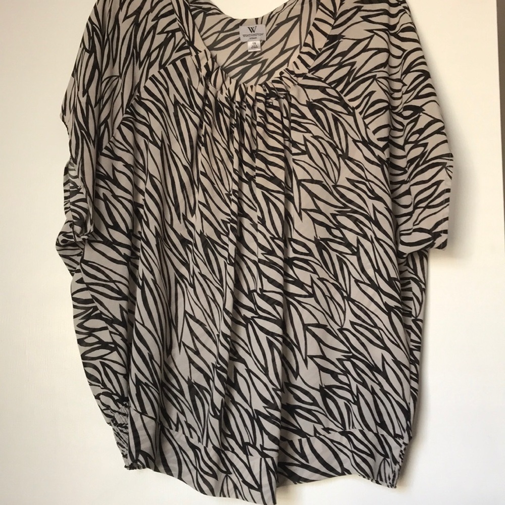 Blouse - Picture 2 of 3
